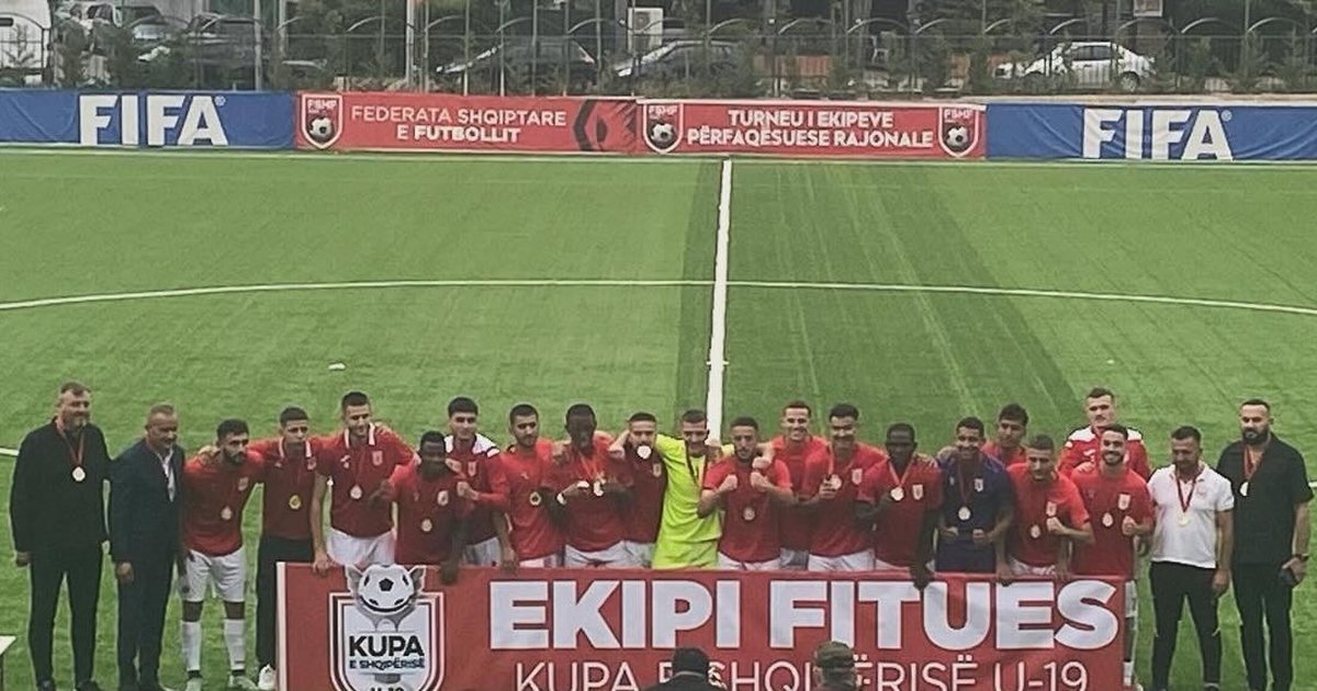 E PAPRECEDENTË  Dhunë e ushtruar nga trajneri ndaj lojtarëve në dhomat e zhveshjes  REAGON skuadra e Superiores