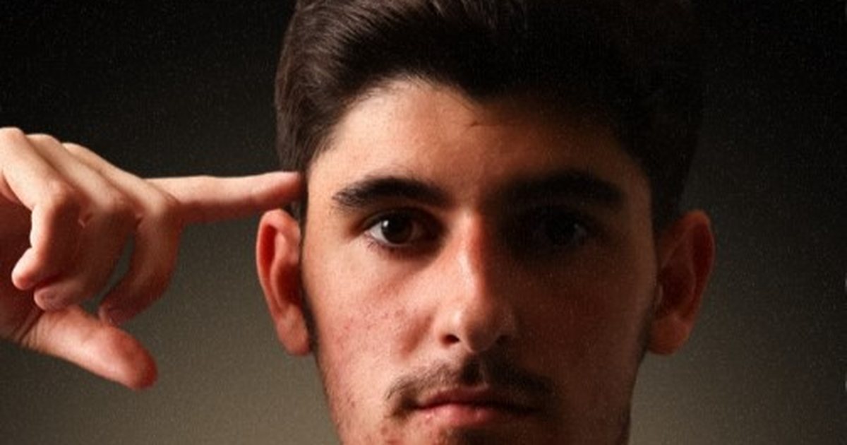 ZYRTARE  Talent premtues për Kombëtaren  mesfushori shqiptar firmos me gjigantët e Greqisë