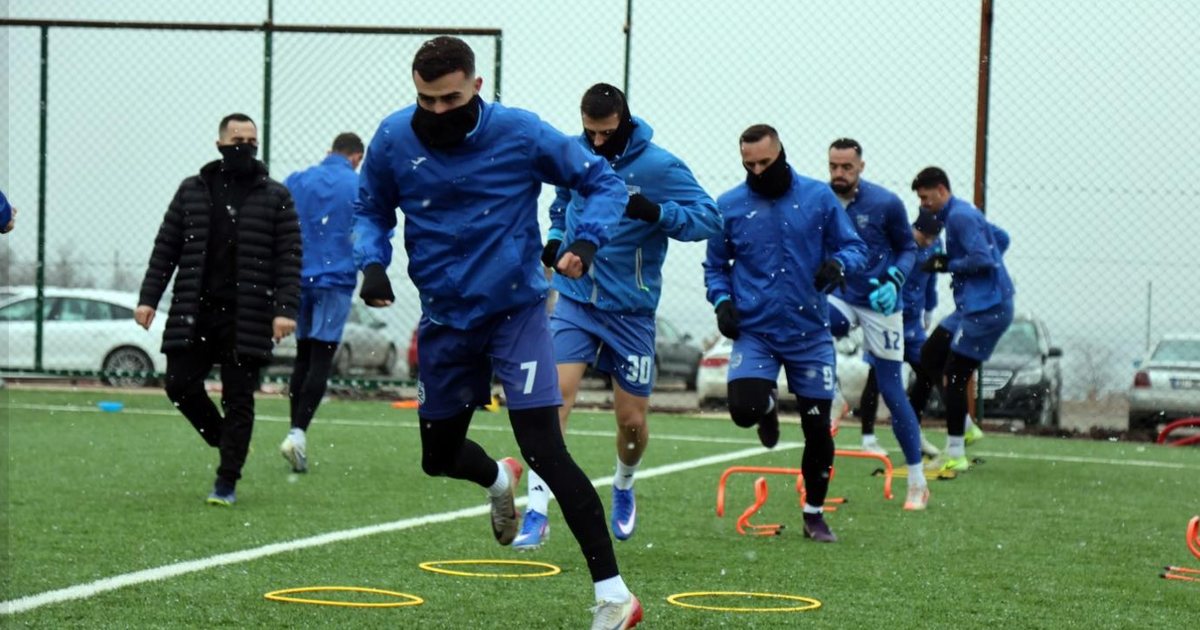 ZYRTARE   Bomba  e radhës te bardheblutë  firmosin me ish sulmuesit e Dinamos dhe Vllaznisë