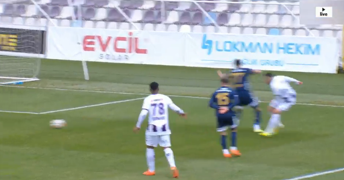 VIDEO  I mjaftojnë vetëm 12 minuta  futbollisti shqiptar dhuron  SHOW  në Turqi dhe ngrihet i gjithë stadiumi në këmbë