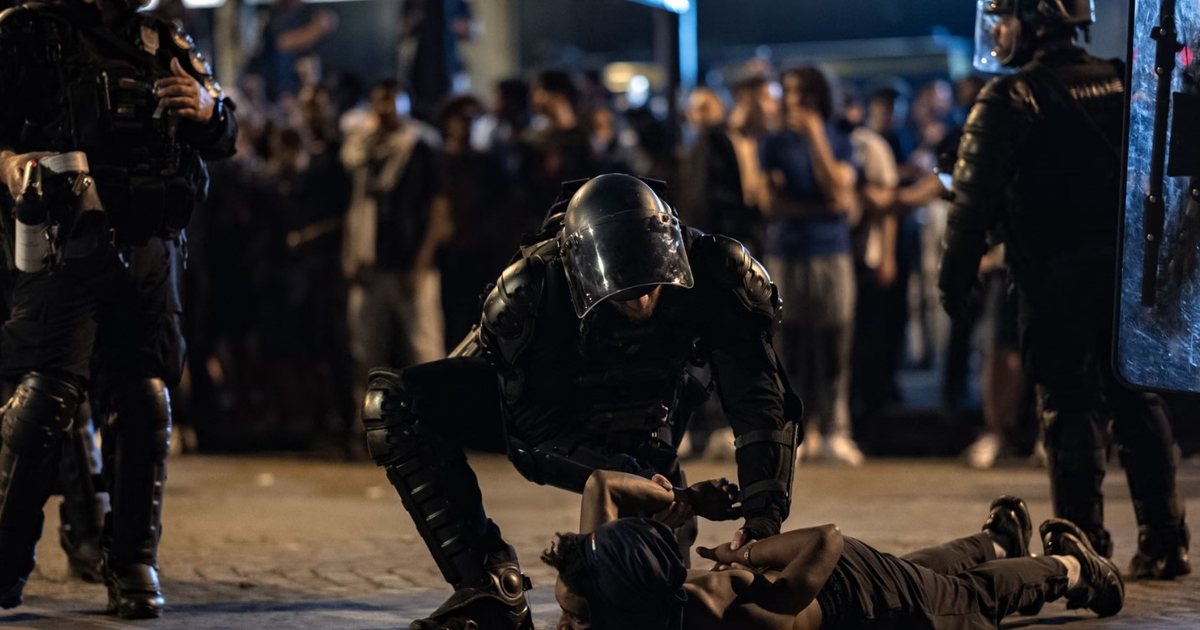 Kaos në Francë pas triumfit të PSG së  780 të arrestuar dhe dhjetëra policë të plagosur