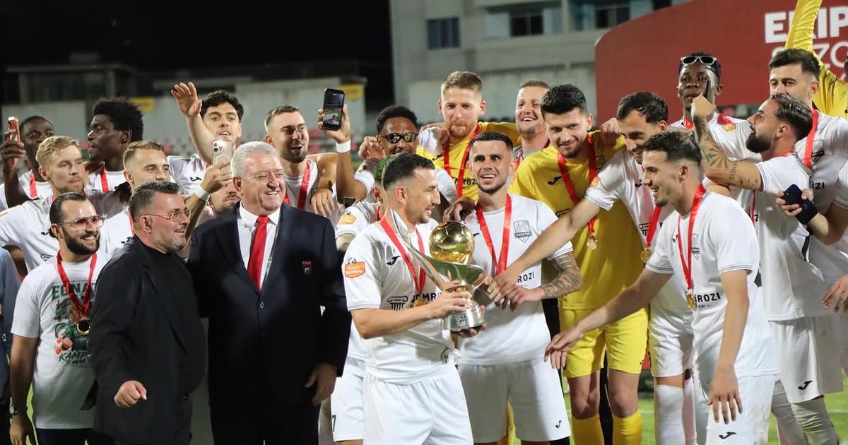 Egnatian vazhdon dominimin në futbollin shqiptar  reagon presidenti Duka  Një tjetër kapitull lavdie 