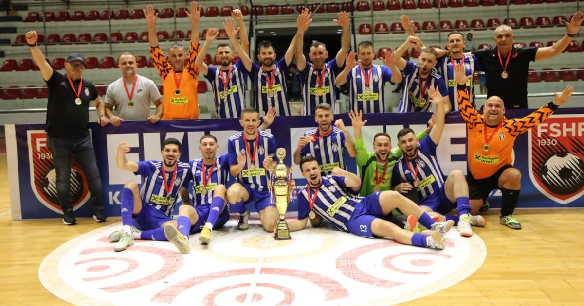 Finale për notën  10  të për Tiranën  bardheblutë  deklasojnë  Flamurtarin dhe përfaqësojnë Shqipërinë në Champions League