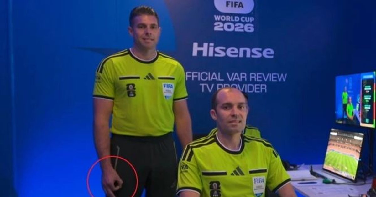 Bëri gjestin e çuditshëm me dorë  FIFA mbyll hetimin ndaj arbitrit të Botërorit  VENDIMI 