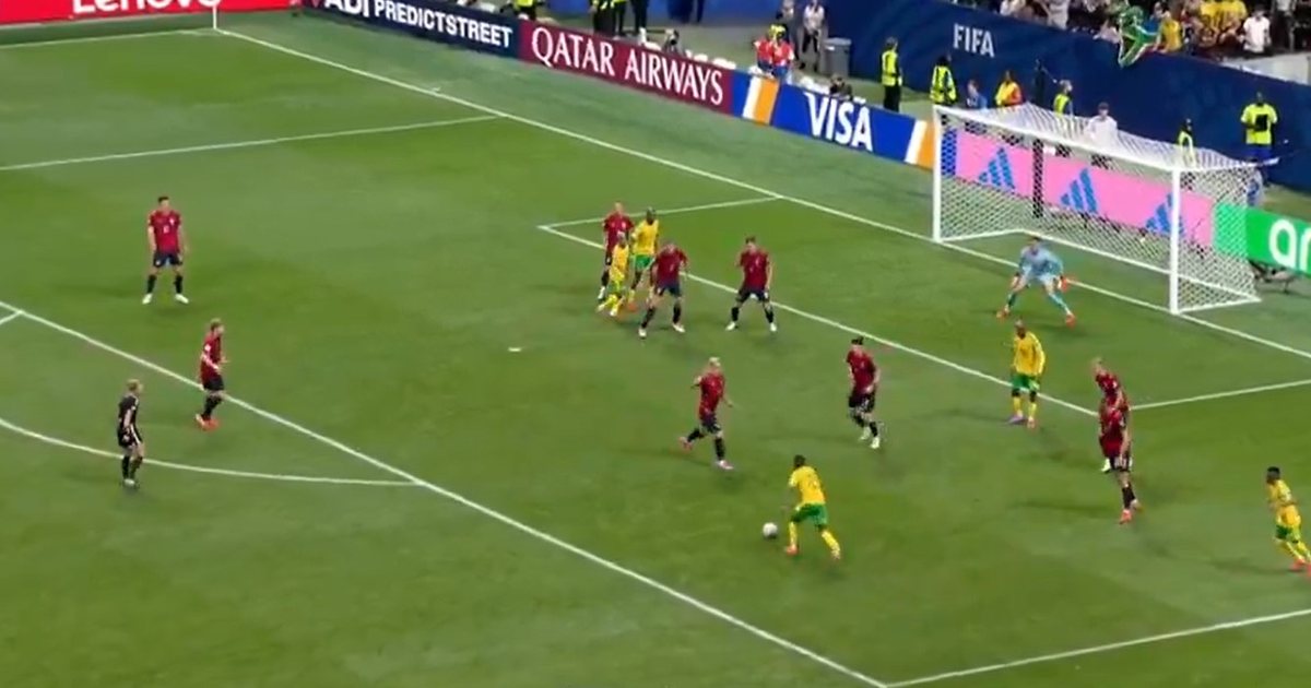 VIDEO  Gola e spektakël  Çekia dhe Afrika e Jugut i bëjnë  gropën  njëra tjetrës