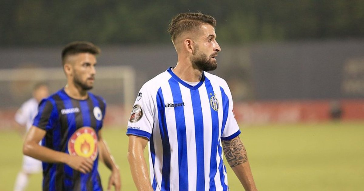 ZYRTARE  Ka fituar gjithçka në futbollin shqiptar  ish mesfushori i Tiranës i  jep duart  ekipit verdhezi
