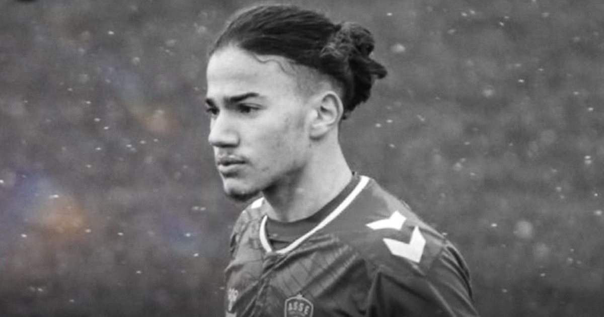 Tragjedi në Francë  Shkoi së bashku me dy miqtë e tij për të pushuar pranë liqenit ku ndalohej notimi  futbollisti 21 vjeçar humb jetën