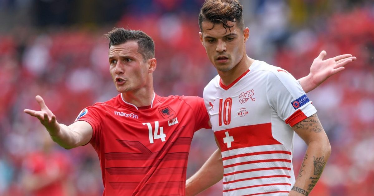  Do pres Granitin të dorëhiqet nga futbolli  më pas bashkë si trajnerë   Taulant Xhaka tregon dëshirën për të drejtuar ekipin kuqeblu në Superligë
