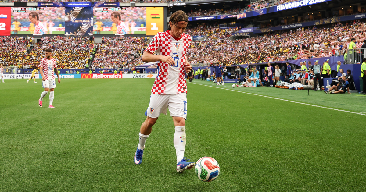 Shërbeu asistin për golin e fitores  Luka Modric ia  pret gjunjët  tifozëve të Kroacisë dhe Milanit me mesazhin  misterioz   Po shijoj çdo moment  fundi im është afër