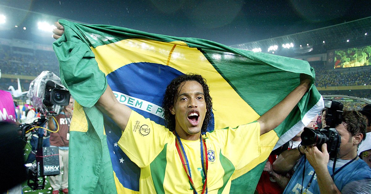  Magjistari  nuk ka dyshime  Ronaldinho shfaqet me atletet  premtuese  për Brazilin