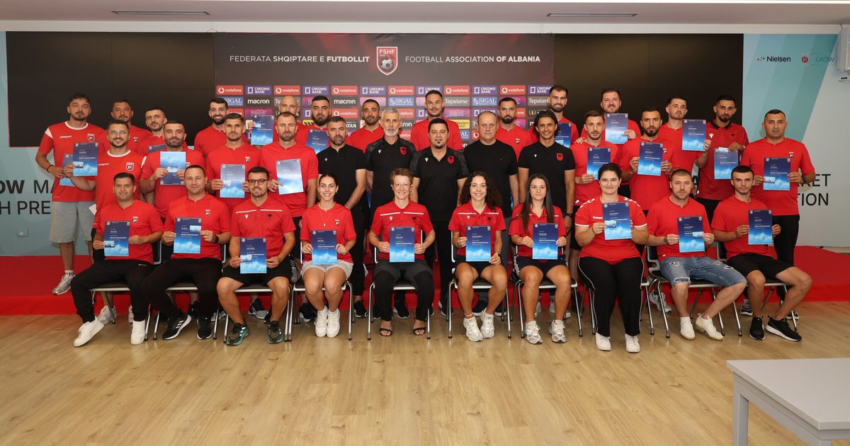 Mbyllet me sukses kursi për trajnerët e licencës UEFA B  diplomohen 29 trajnerë të rinj