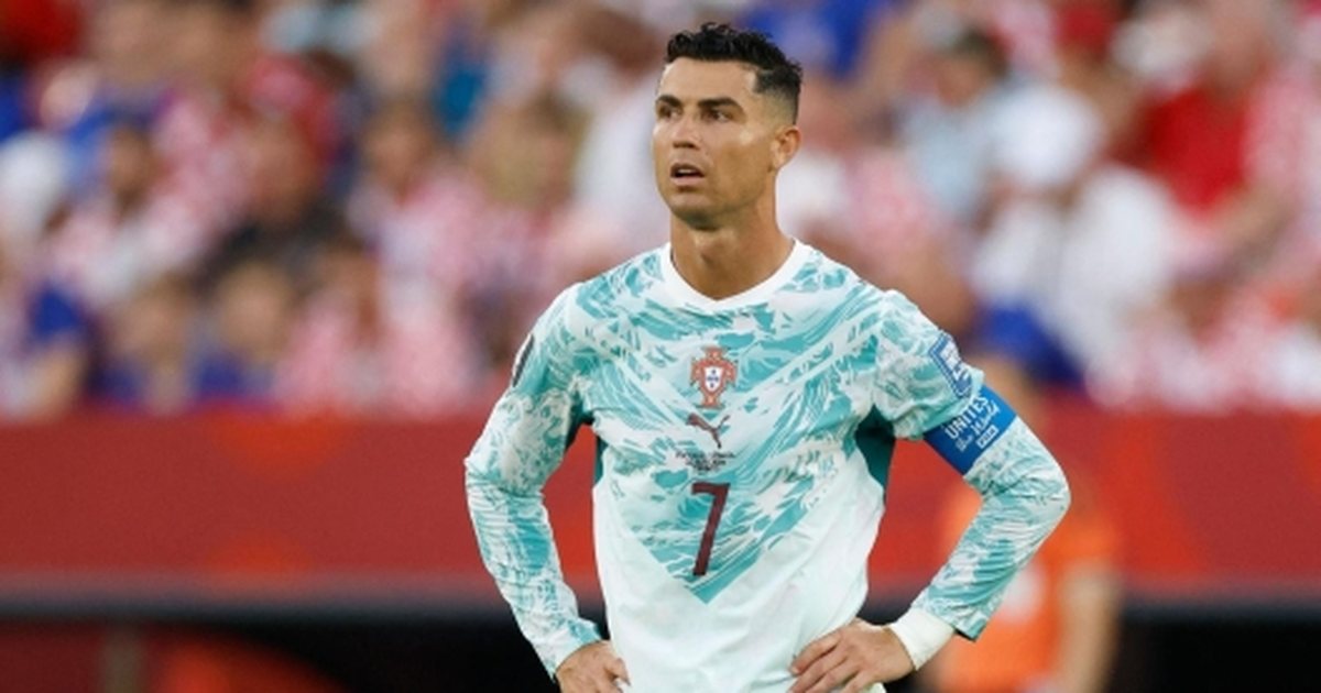 Cristiano Ronaldo  përgënjeshtron  deklaratat e motrës së tij   Sulmuesi REAGON pas spekulimeve për largimin nga Portugalia