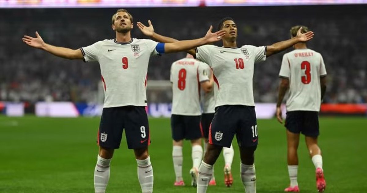 VIDEO  5 gola  karton i kuq dhe  magjistari  Bellingham  Anglia  thyen  Meksikën në stadiumin  Azteca 