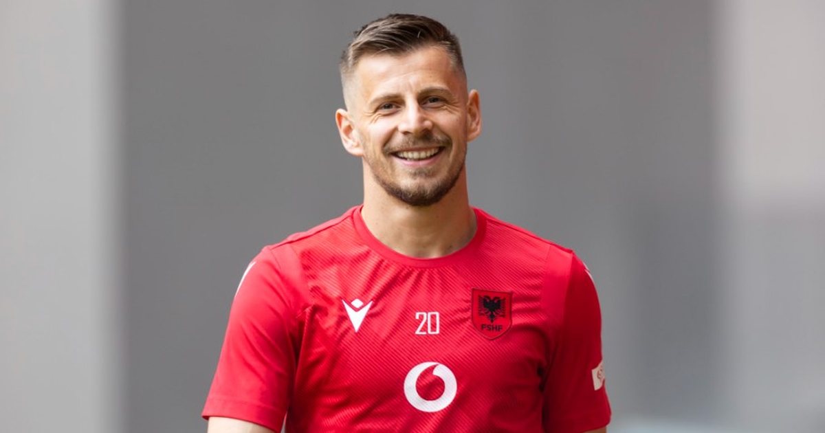 ZYRTARE  Nuk ka më  histori   Ylber Ramadani prezantohet te ekipi i ri në Superligën turke  Rival me Ernest Muçin dhe Qazim Laçin