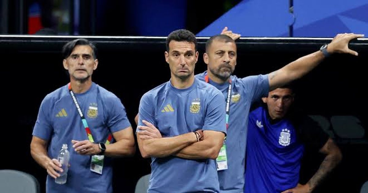 VIDEO  As Leo Messi e momenti  jetik  nuk i japin emocione   Lionel Scaloni stoik përballë Anglisë  shikoni si reagon pas golit të përmbysjes