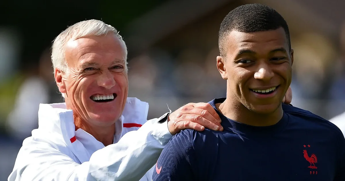 Mbappe thyen heshtjen pak para sfidës me Anglinë  sulmuesi bën dedikimin prekës për trajnerin Deschamps