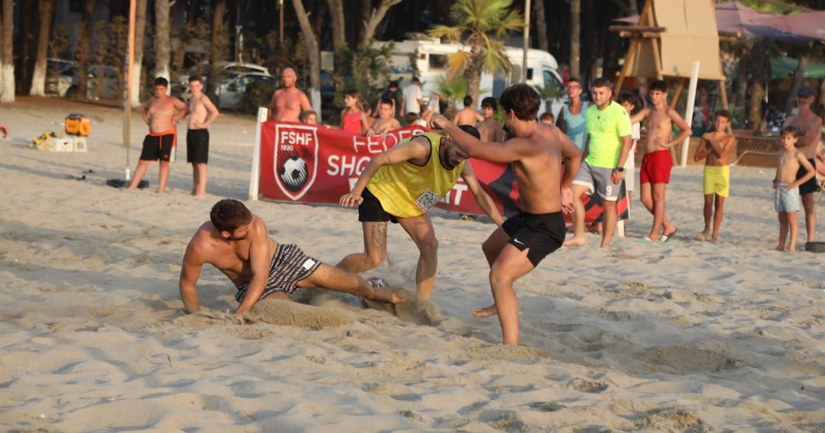 Turneu i Futbollit të Plazhit   ruleta ruse  i buzëqesh Golemit