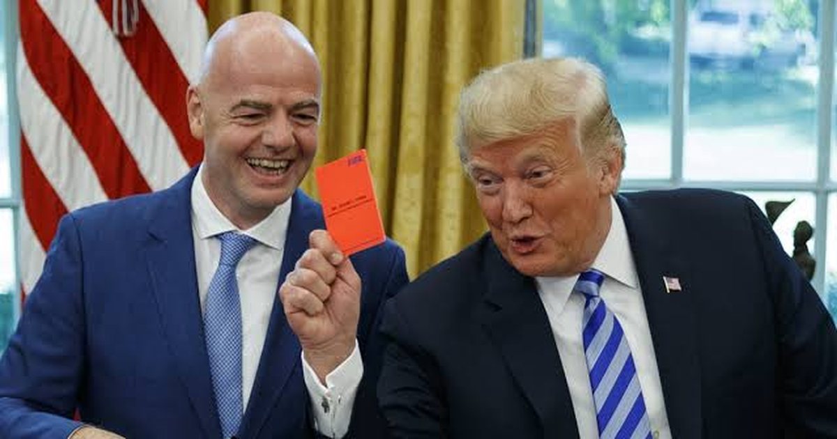 E BUJSHME  Infantino dëshiron të rizgjidhet në krye të FIFA s  Trump i nxjerr kartonin e kuq  Presidenti i SHBA së i ofron zviceranit postin e rëndësishëm