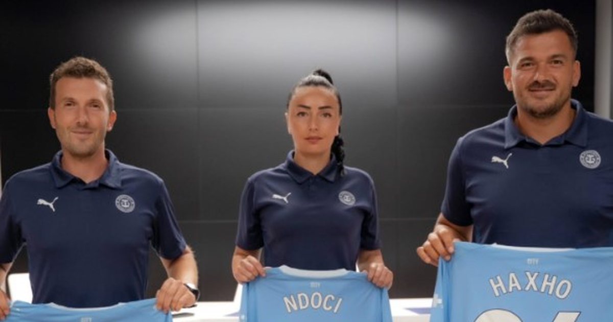 FOTOLAJM  Manchester City flet shqip  Vazhdon  implementimi  i standardit për zhvillimin e talenteve  tre trajnerët shqiptarë pajisjen me akreditimin zyrtar
