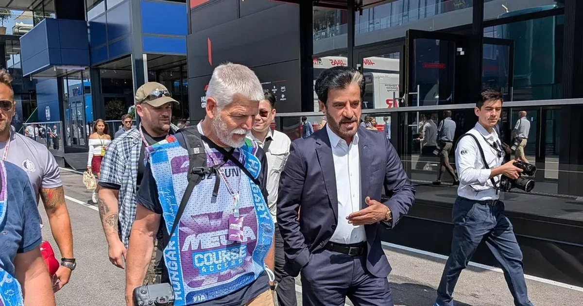Nga zyra presidenciale në pistë  presidenti i shtetit europian lë detyrën dhe shfaqet si fotograf i Formula 1