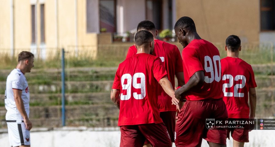 Partizani përgatit një tjetër largim, sulmuesi i