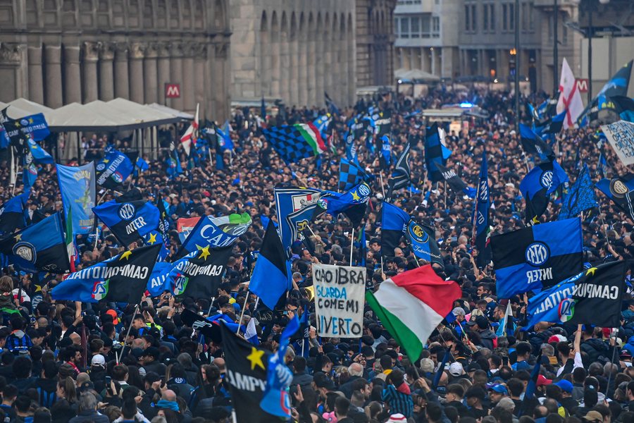 E BUJSHME/ Napoli "flet shqip", vjen huazimi i PAPRITUR i shqiptares