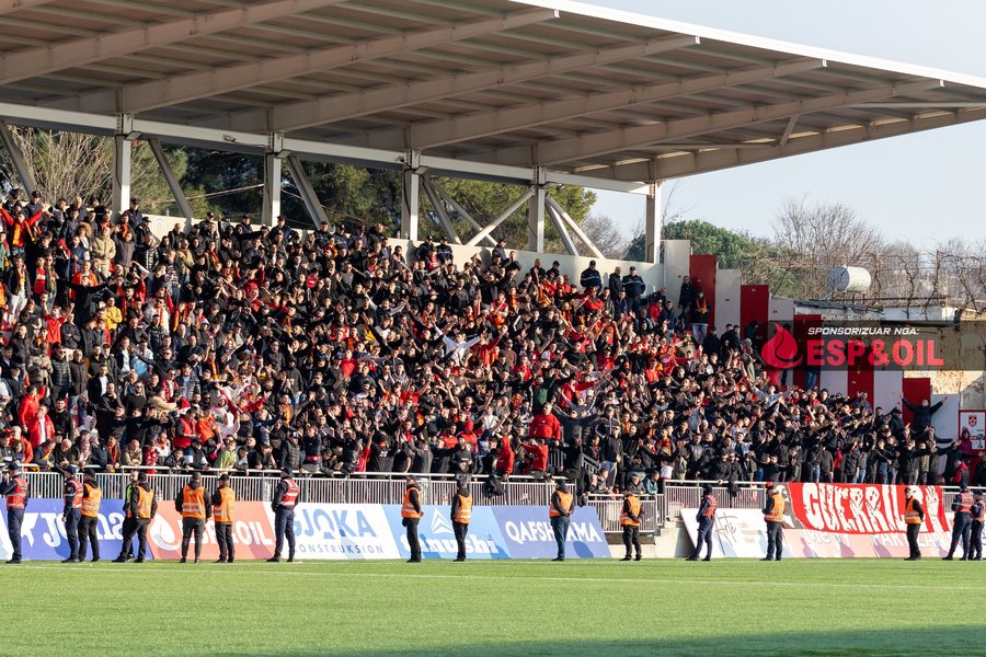 Sherri mes tifozëve në prag të derbit, klubi i Partizanit me