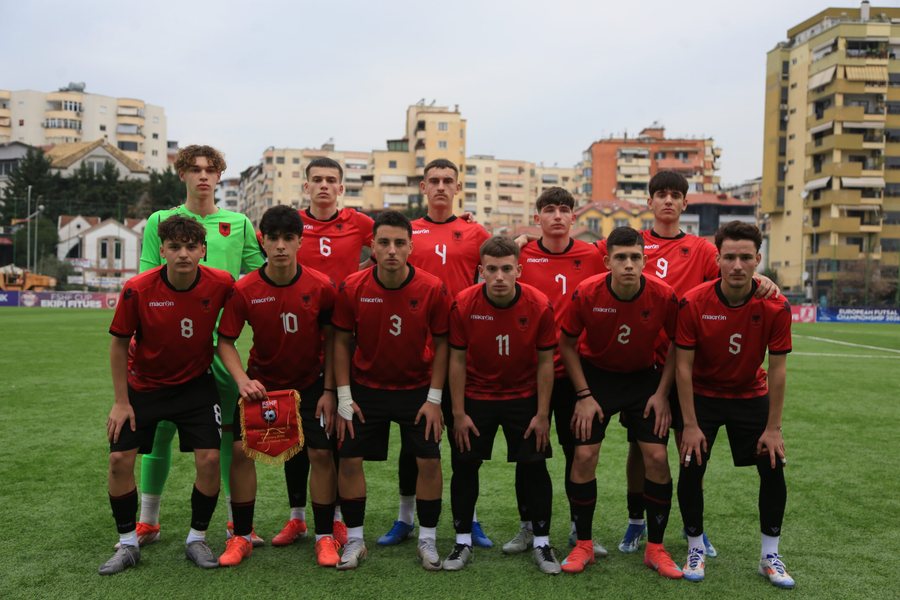 Shqipëria nuk ia del përballë Hungarisë, kuqezinjtë e