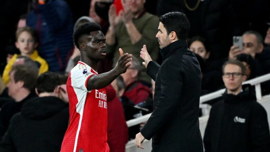 Bukayo Saka në “luftë” me kohën, Mikel Arteta