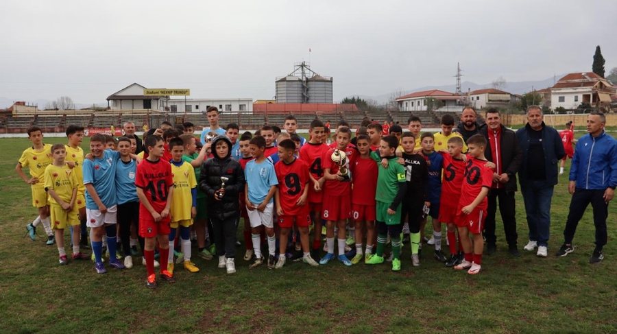 Shoqata Rajonale e Futbollit Elbasan organizon turne futbolli për