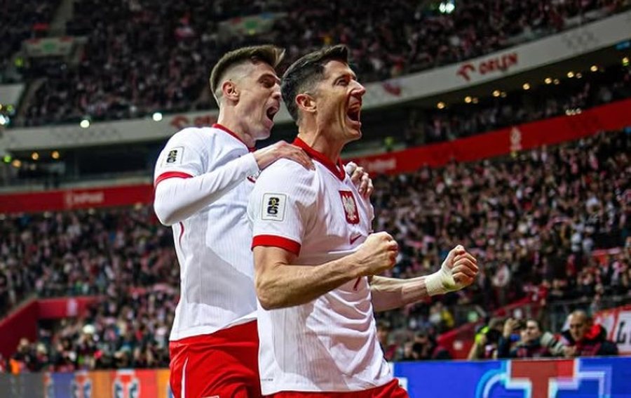 VIDEO/ Lewandowski “merr për dore” Poloninë drejt fitores,