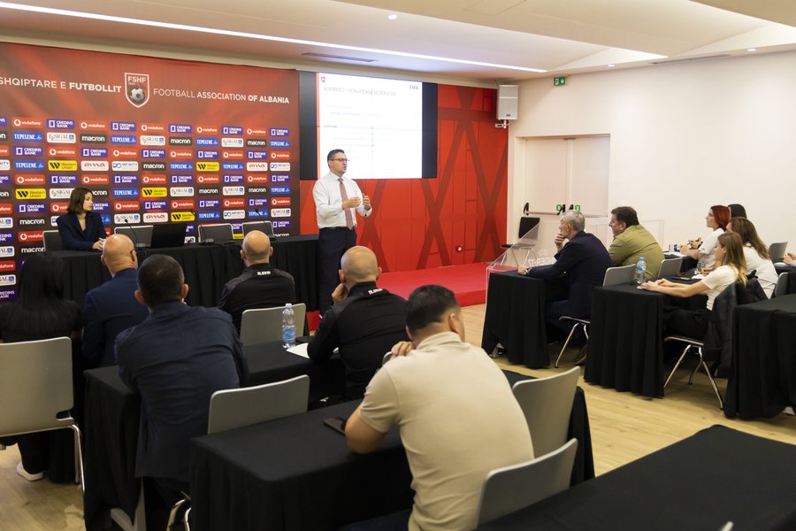 Rregullorja për transferimet e lojtarëve, FSHF organizon takim