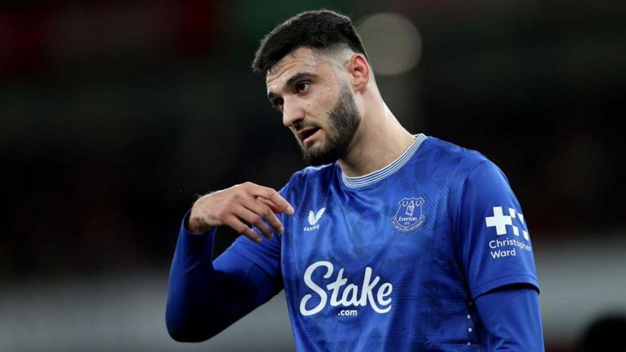 U tha se do e niste titullar, Moyes i bën “BLLOK” Armando