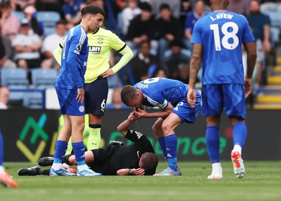 Episodi i çuditshëm në Premier League, Jamie Vardy merr rolin e