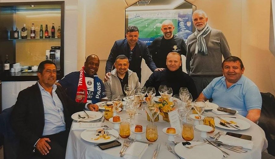 FOTO/ Fitorja e PSG-së gëzon Edvin Muratin, ish-sulmuesi i