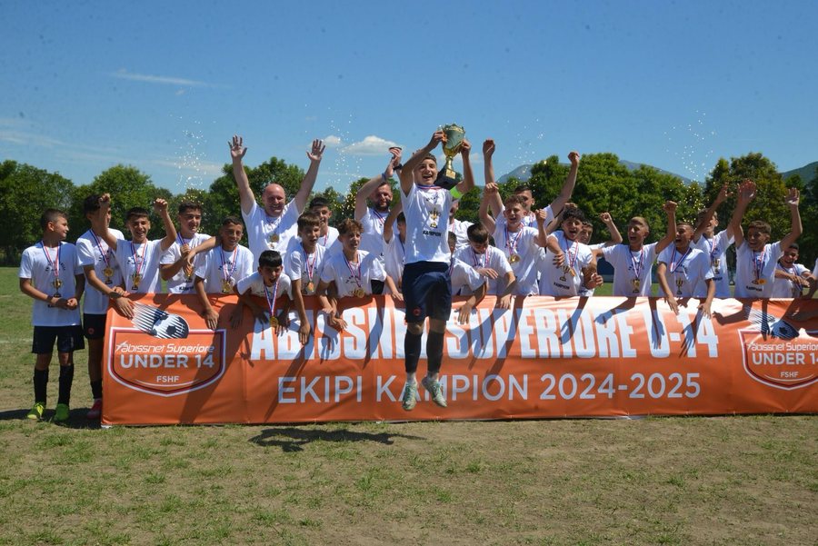 Shënkolli fiton titullin kampion të Abissnet Superiore U-14 për