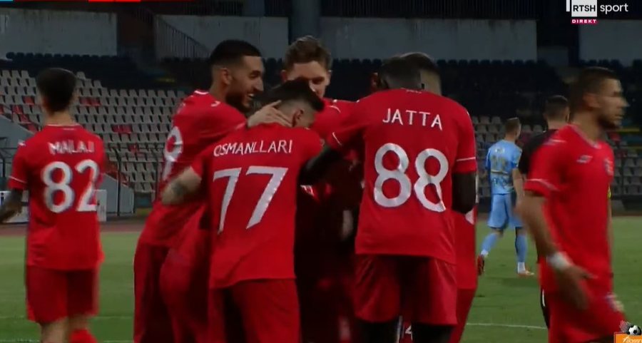 VIDEO/ Përmbysje në “Elbasan Arena” për vendin e