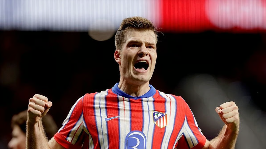 VIDEO/ Alexander Sorloth i lë “targën” Messit dhe CR7,