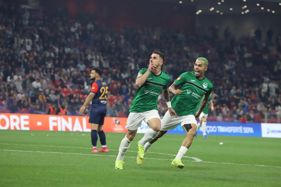 FOTO/ Mëngjes kampionash në Rrogozhinë, Egnatia në