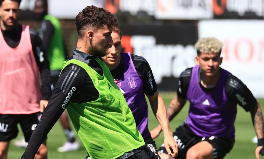 FANTASTIKE/ Gati të përballet me Serbinë, futbollisti i