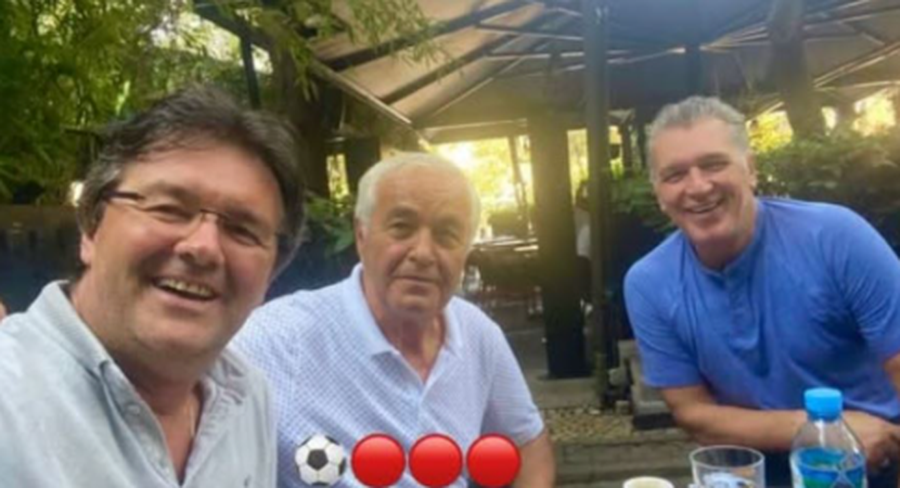 FOTO/ Në prag të merkatos, Skënder Gega shfaqet krah ish-ëve