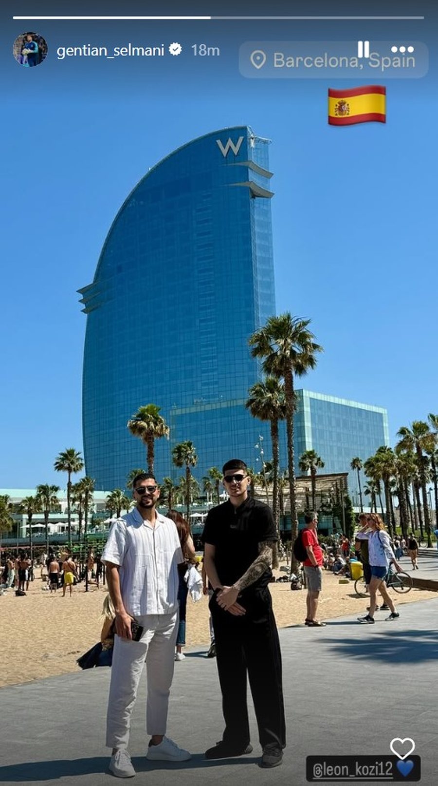 FOTO/ Dy portierët lënë Tiranën për Barcelonën