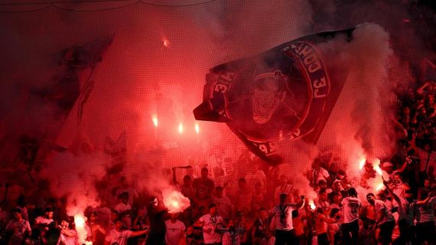 Festë e përgjakur pas triumfit në Champions, Parisi