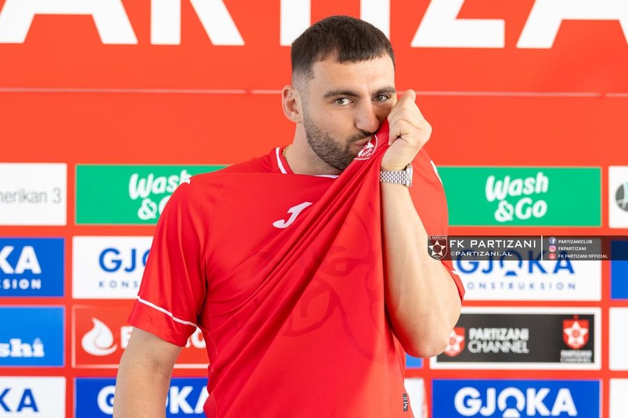 FOTO/ U rikthye te Partizani dhe mori numrin 10-të, Xhuliano Skuka reagon