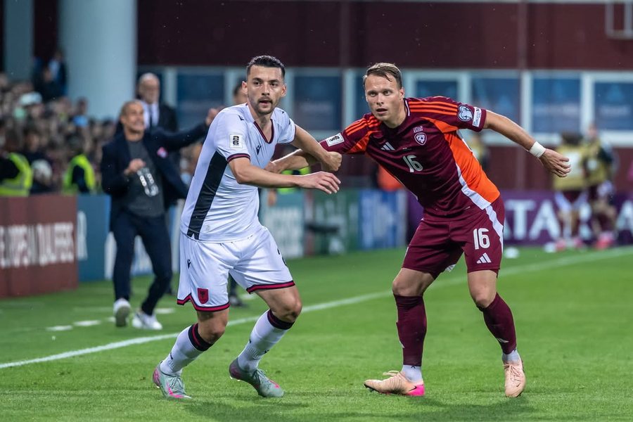 Kristjan Asllani “Lojtari i Ndeshjes”, Uzuni, Muçi dhe Hoxha