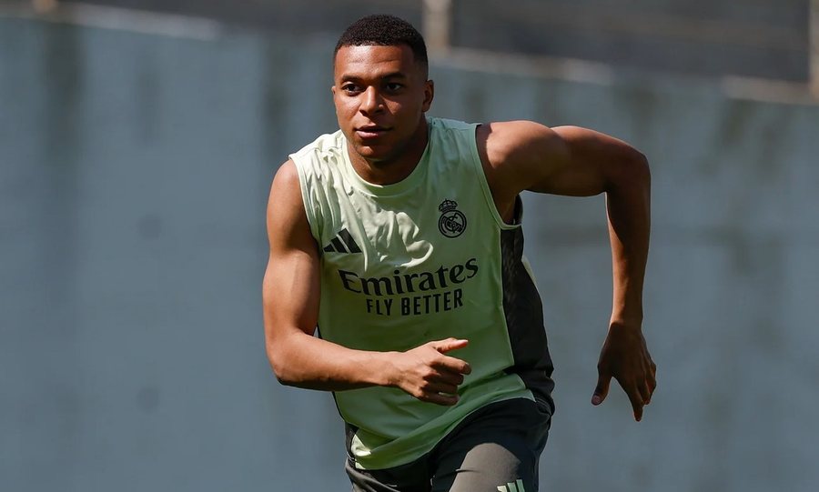 Kylian Mbappe TRONDIT Real Madridin, ylli francez shtrohet në spital