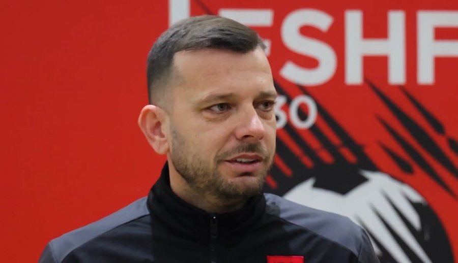 ZYRTARE/ Bledi Shkëmbi nuk vonon! Ish-trajneri i Tiranës nis