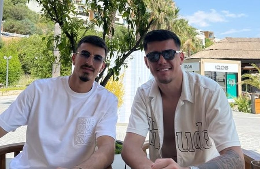 Jugu i Shqipërisë destinacioni i preferuar, dy futbollistët e