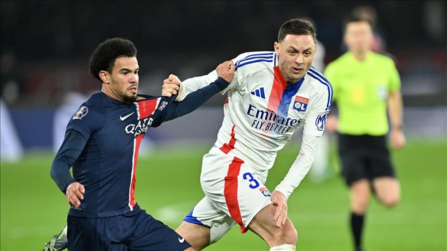 ZYRTARE/ “Tronditet” futbolli francez! Klubi gjigant dënohet me