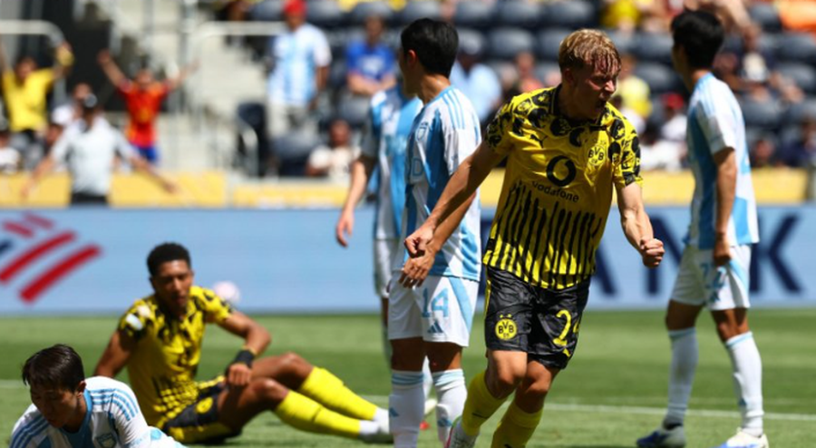 Botërori i Klubeve/ Borussia Dortmund e mbyll si “kokë